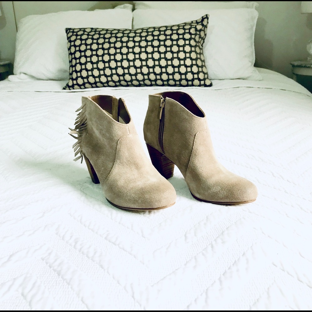 Tahari Camila Taupe Suede Ankle Boot W/ Fringe 6.5 - image 2
